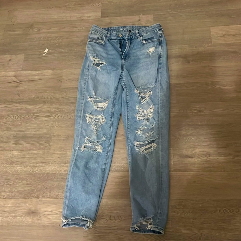 This pair of AE jeans have only been worn twice